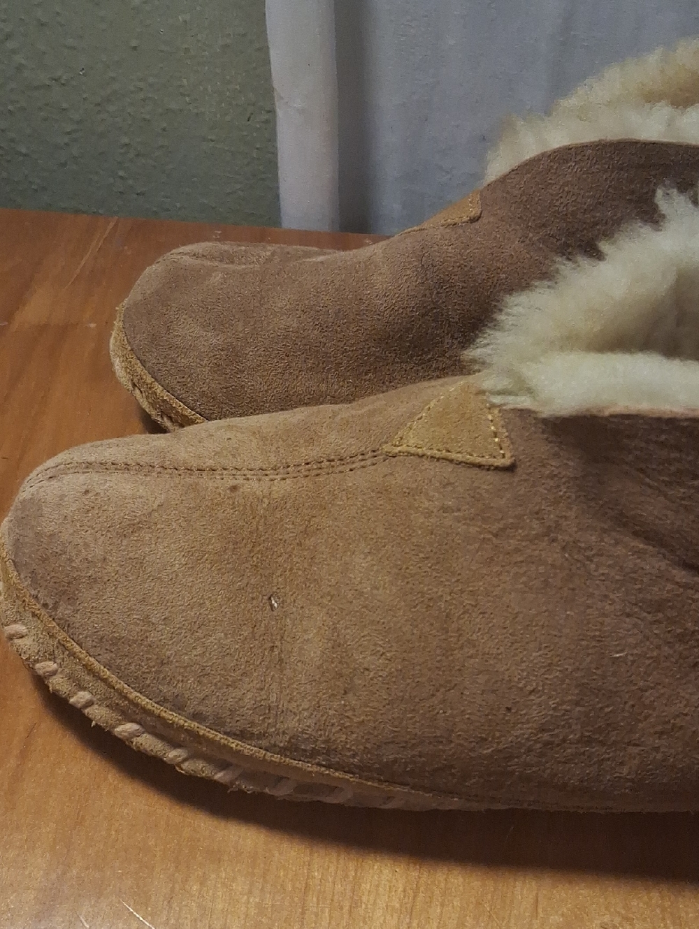 L.L Bean Men's Brown Suede Shearling Lined Slip-On Slippers Size 10 - Picture 5 of 13